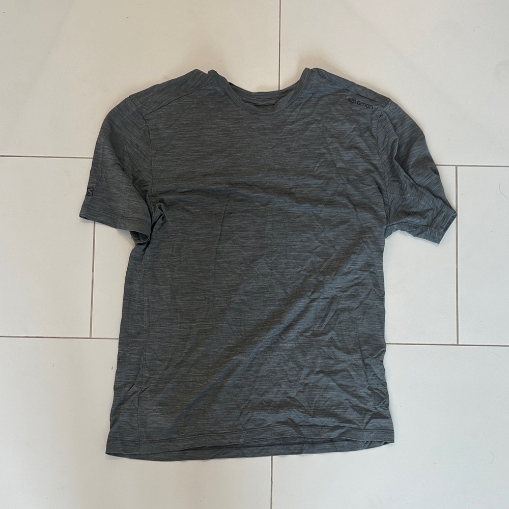 Salomon gray running shirt men’s M